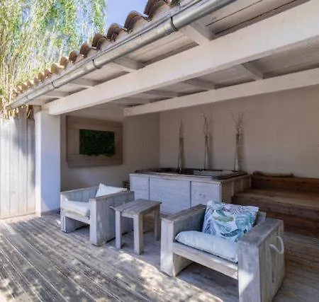 La Pause Camarguaise Villa *